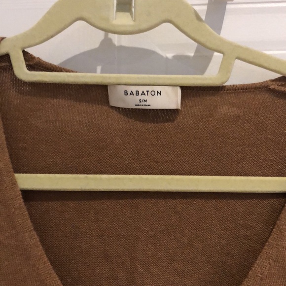 EUC Camel Babaton v-neck sweater - Picture 5 of 6